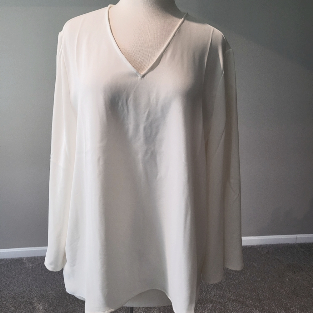 Chico’s – Split sleeve Pullover Solid Satin Ecru Tunic/Top (Chico’s Size 3)